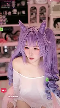 Snapshot of buluuuuuu chatting on 11.17.25 buluuuuuu online show from 11.17.25