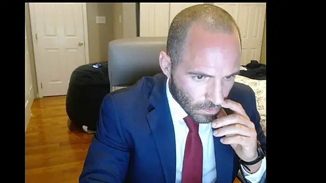 Snapshot of TheNakedPreacher chatting on 11.17.25 TheNakedPreacher online show from 11.17.25