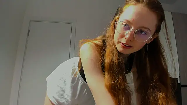 Fire Luna online show from 02.10.25