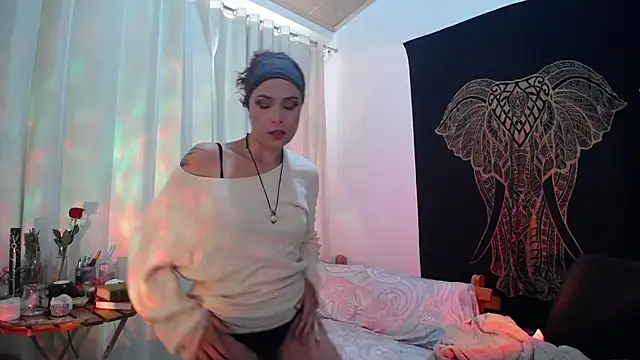 AmaRiv online show from 02.26.25