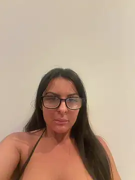 Snapshot of lenalux chatting on 04.14.26 lenalux online show from 04.14.26