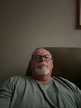 Snapshot of wildrocket02 chatting on 05.19.26 wildrocket02 online show from 05.19.26