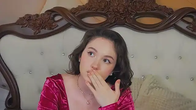 Snapshot of IreneRaye chatting on 02.11.25 IreneRaye online show from 02.11.25