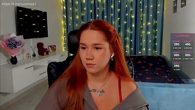 Snapshot of VasilisaHaas chatting on 10.15.25 VasilisaHaas online show from 10.15.25