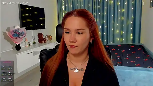 Snapshot of VasilisaHaas chatting on 10.21.25 VasilisaHaas online show from 10.21.25