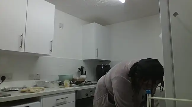 Snapshot of vanilla_chocolate23 chatting on 02.08.25 vanilla chocolate23 online show from 02.08.25