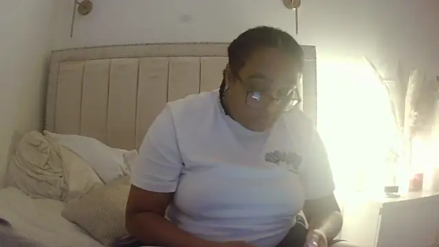 Snapshot of vanilla_chocolate23 chatting on 10.04.25 vanilla chocolate23 online show from 10.04.25