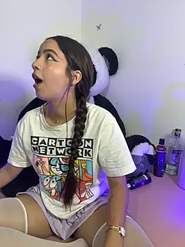 IamSteph13 online show from 10.19.25