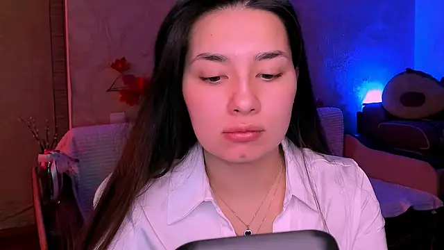 Snapshot of Swee_Alicee chatting on 03.20.25 Swee Alicee online show from 03.20.25