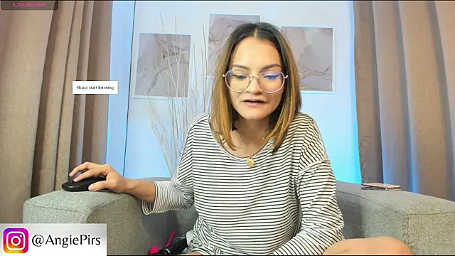 Snapshot of Angie_Pirss chatting on 01.15.25 Angie Pirss online show from 01.15.25