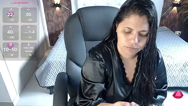 Snapshot of dulce__love69 chatting on 12.15.24 dulce love69 online show from 12.15.24