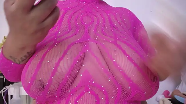 Nicol Love0 online show from 02.27.26