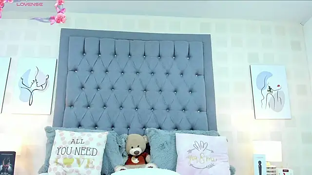 Snapshot of JoslinEvans chatting on 01.23.25 JoslinEvans online show from 01.23.25