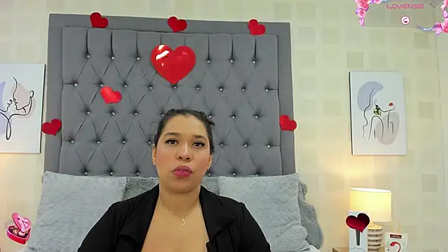 Snapshot of JoslinEvans chatting on 02.15.25 JoslinEvans online show from 02.15.25