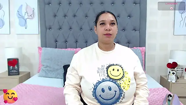 Snapshot of JoslinEvans chatting on 10.03.25 JoslinEvans online show from 10.03.25