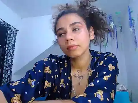 Snapshot of diamonmeli chatting on 01.22.25 diamonmeli online show from 01.22.25