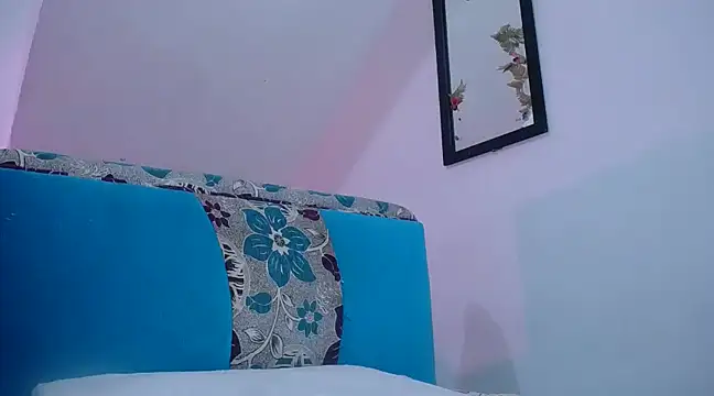 Snapshot of diamonmeli chatting on 02.05.25 diamonmeli online show from 02.05.25