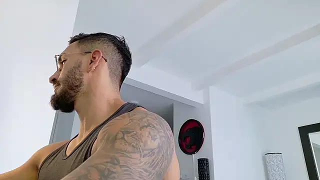 Snapshot of tony_muscle chatting on 03.06.26 tony muscle online show from 03.06.26