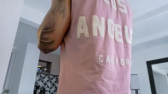 Snapshot of tony_muscle chatting on 03.09.26 tony muscle online show from 03.09.26