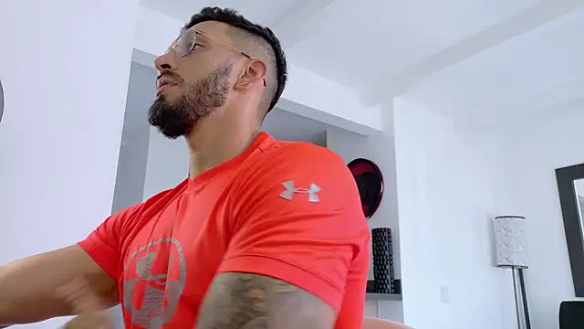 Snapshot of tony_muscle chatting on 03.16.26 tony muscle online show from 03.16.26