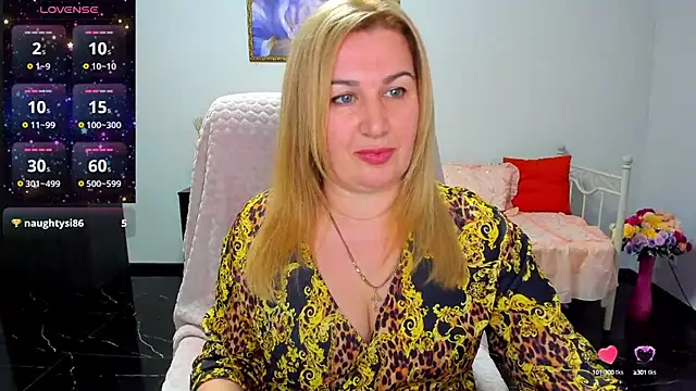 Lili Crossi online show from 03.10.25