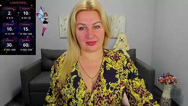 Lili Crossi online show from 10.13.25