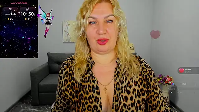 Lili Crossi online show from 11.11.25