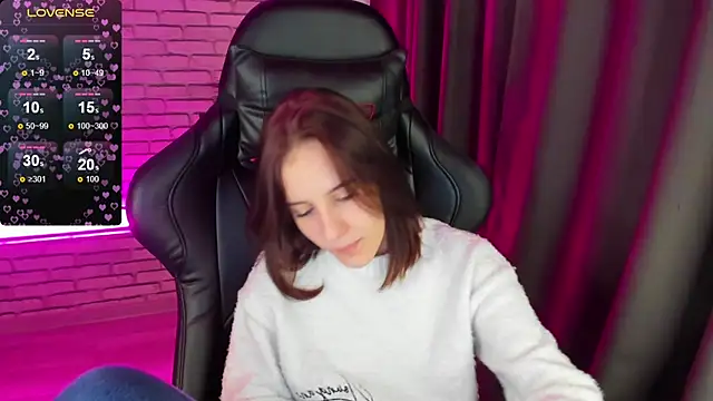 Snapshot of Tonya_Gray chatting on 12.13.24 Tonya Gray online show from 12.13.24