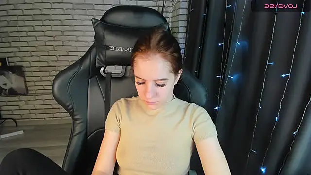 Snapshot of Tonya_Gray chatting on 12.28.24 Tonya Gray online show from 12.28.24