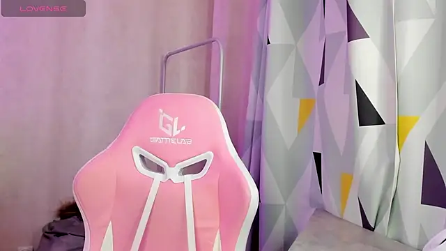 Snapshot of Tonya_Gray chatting on 01.06.25 Tonya Gray online show from 01.06.25