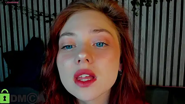 Miss you kiss online show from 12.20.25