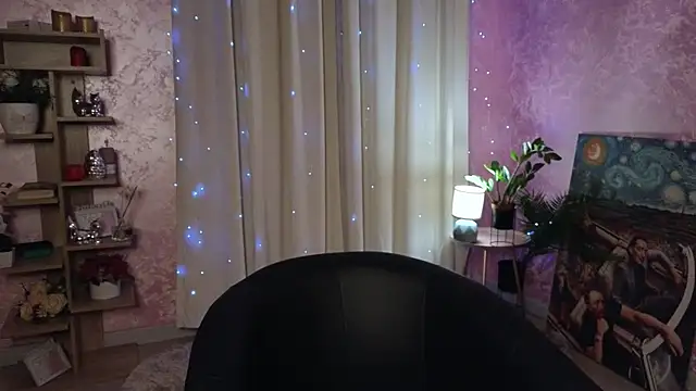 AuroraAksnesss online show from 12.22.24