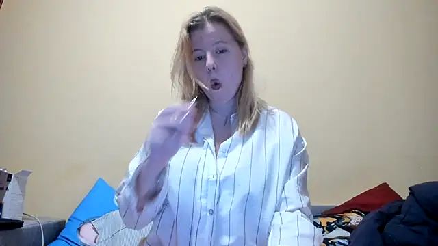 Snapshot of LillyDepp chatting on 11.21.25 LillyDepp online show from 11.21.25