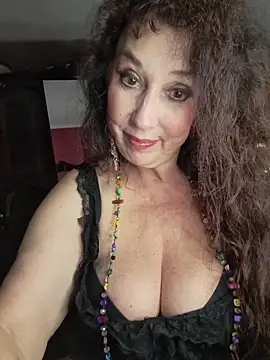 Snapshot of GypsyEsmeralda chatting on 05.06.26 GypsyEsmeralda online show from 05.06.26