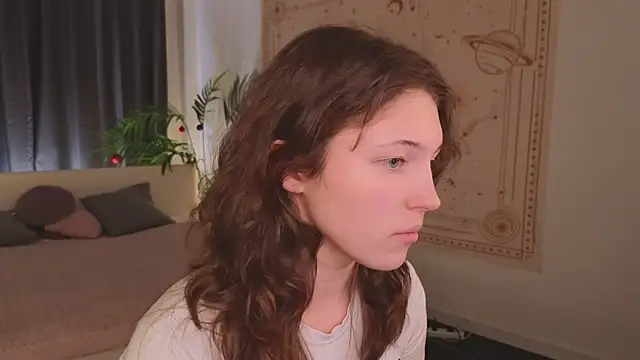 Snapshot of cherry_lea chatting on 01.08.25 cherry lea online show from 01.08.25