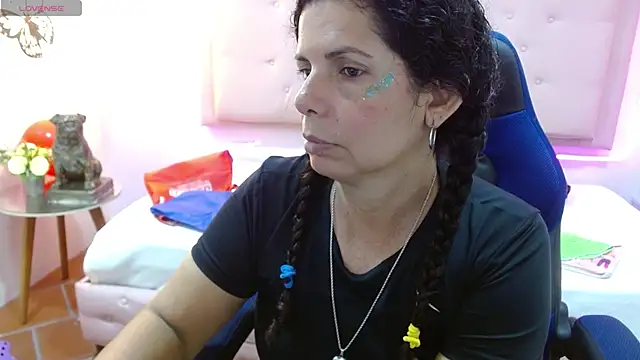 Snapshot of sila_bolum chatting on 06.12.26 sila bolum online show from 06.12.26