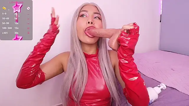 Missslunaa online show from 03.17.25