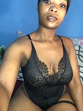 Snapshot of NunuBerry16 chatting on 12.13.24 NunuBerry16 online show from 12.13.24