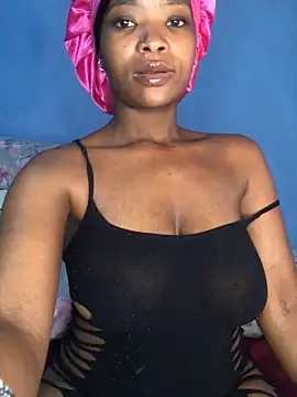 Snapshot of NunuBerry16 chatting on 12.15.24 NunuBerry16 online show from 12.15.24