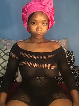 Snapshot of NunuBerry16 chatting on 12.17.24 NunuBerry16 online show from 12.17.24