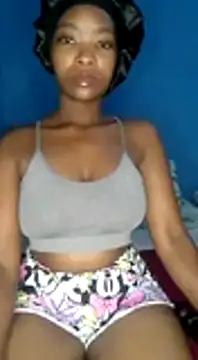 Snapshot of NunuBerry16 chatting on 02.09.25 NunuBerry16 online show from 02.09.25