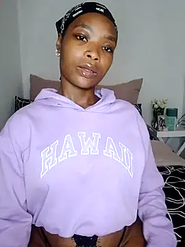 Snapshot of NunuBerry16 chatting on 10.01.25 NunuBerry16 online show from 10.01.25