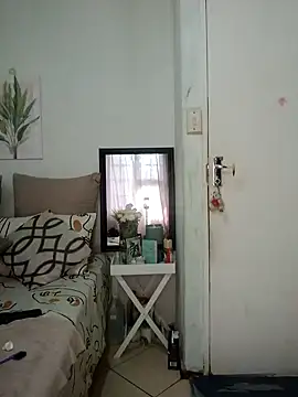 Snapshot of NunuBerry16 chatting on 10.18.25 NunuBerry16 online show from 10.18.25