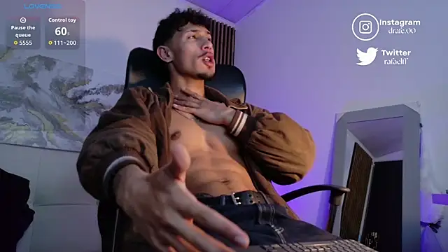 Snapshot of rafael_stone chatting on 10.24.25 rafael stone online show from 10.24.25