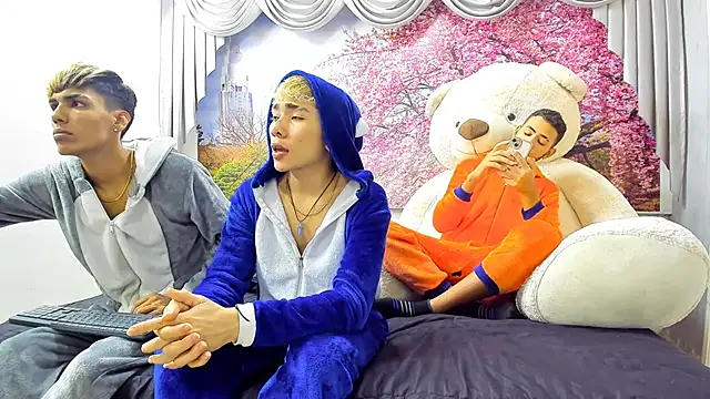 StrawwBoys online show from 01.13.25