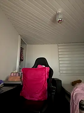 Anily Lovely online show from 09.13.25