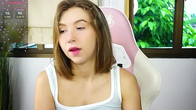 LinaSiren online show from 09.12.25