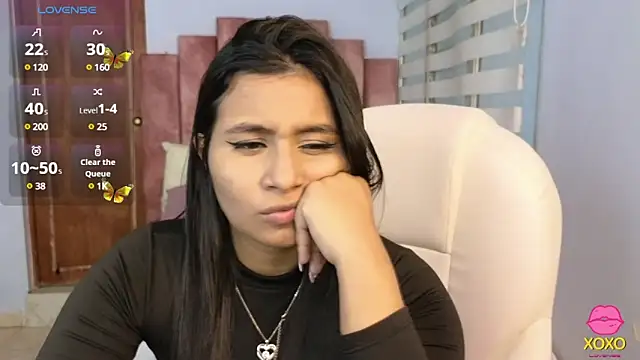 Snapshot of lou_rosse_ chatting on 01.07.25 lou rosse online show from 01.07.25