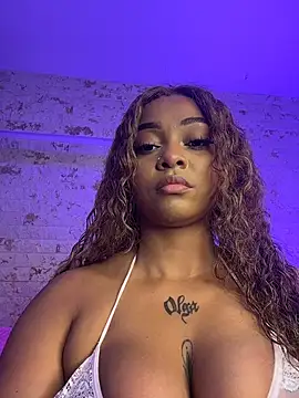 Snapshot of pamela_west chatting on 02.18.26 pamela west online show from 02.18.26