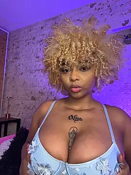 Snapshot of pamela_west chatting on 02.19.26 pamela west online show from 02.19.26